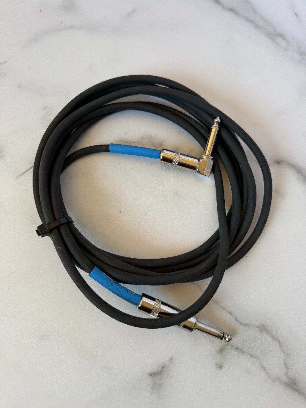 Neutrik EG10L 10 Ft Low Noise Guitar Instrument Cable 1/4" Right Angle USA